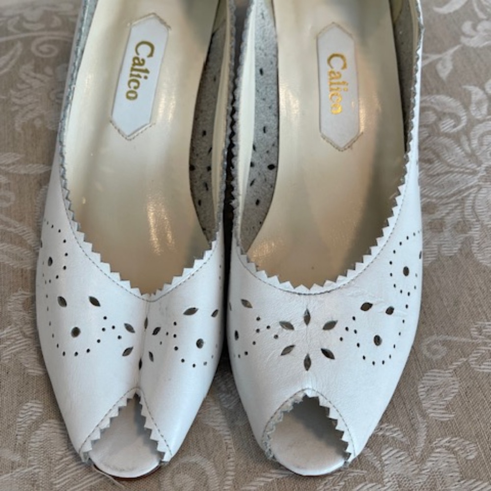 White Calico Heels 8M - Picture 6 of 6